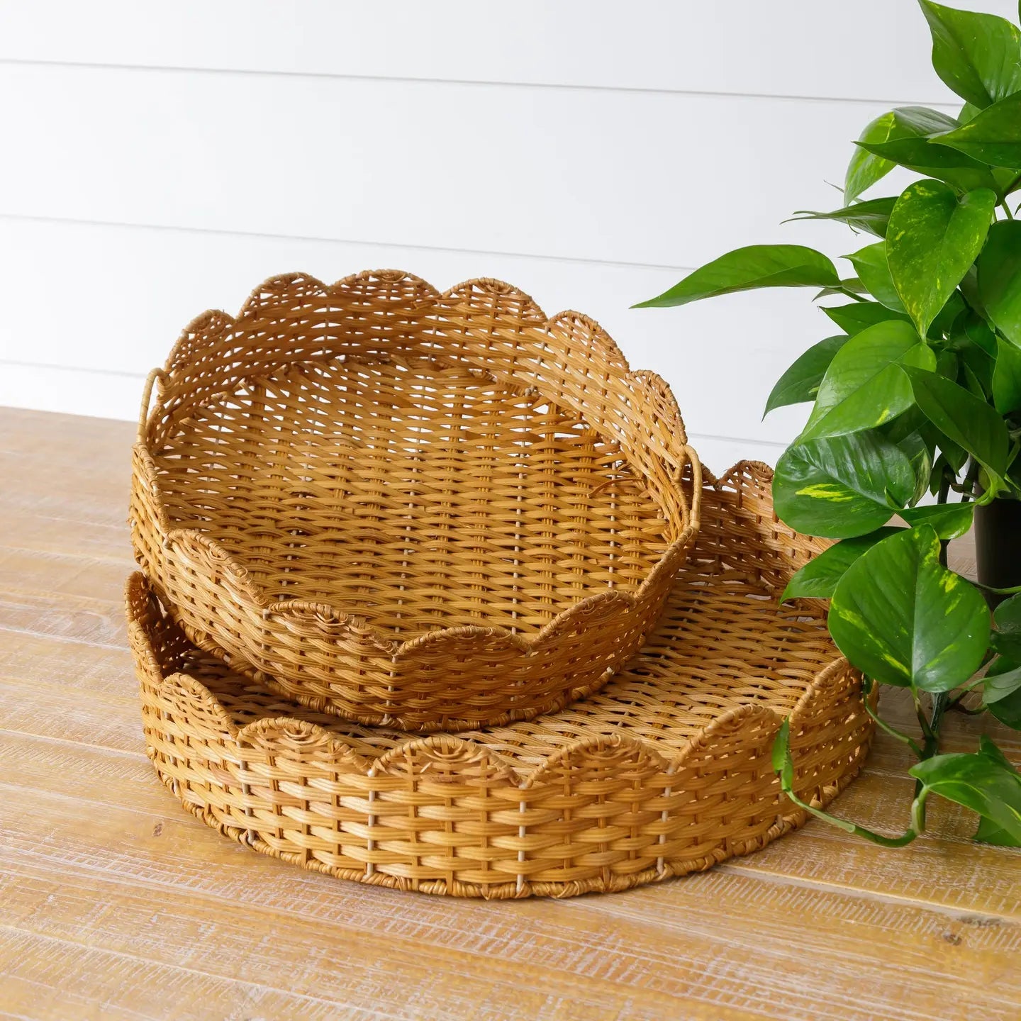 Large Scalloped Tray